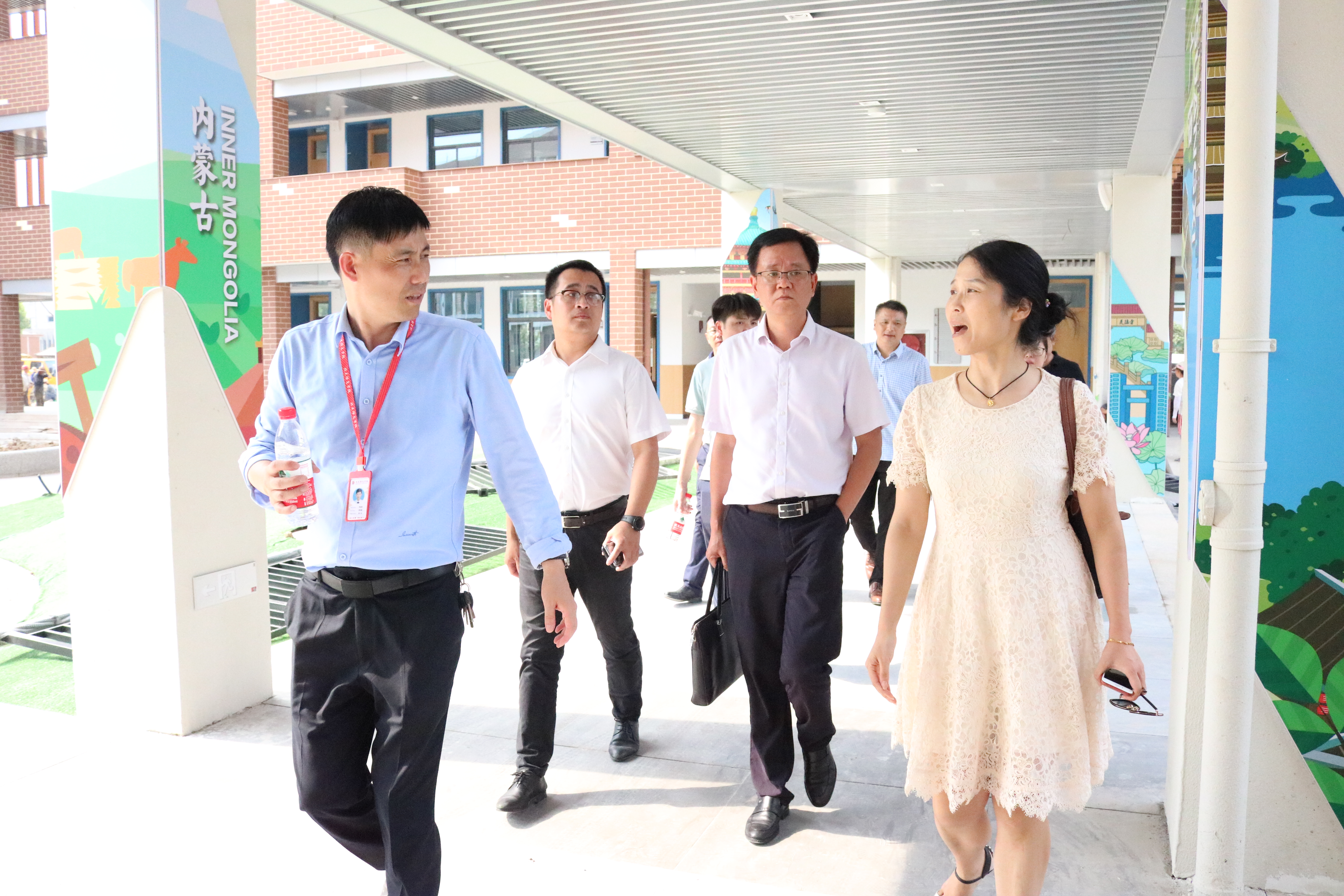 湖州市吳興區(qū)教育局黨委委員、副局長(zhǎng)邵慧芳一行調(diào)研湖州培文實(shí)驗(yàn)學(xué)校