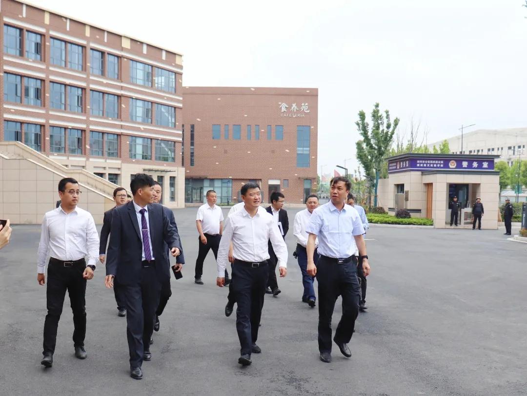 【培文資訊】湖州市吳興區(qū)區(qū)委書記吳炳芳蒞臨我校指導(dǎo)工作